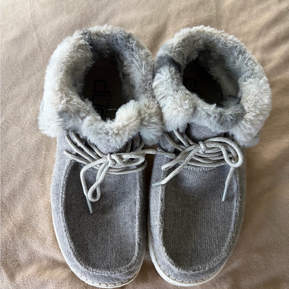 Hey Dude Women's Gray Fur-Lined Shoes